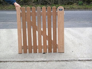 Paled flat top gate - rounded