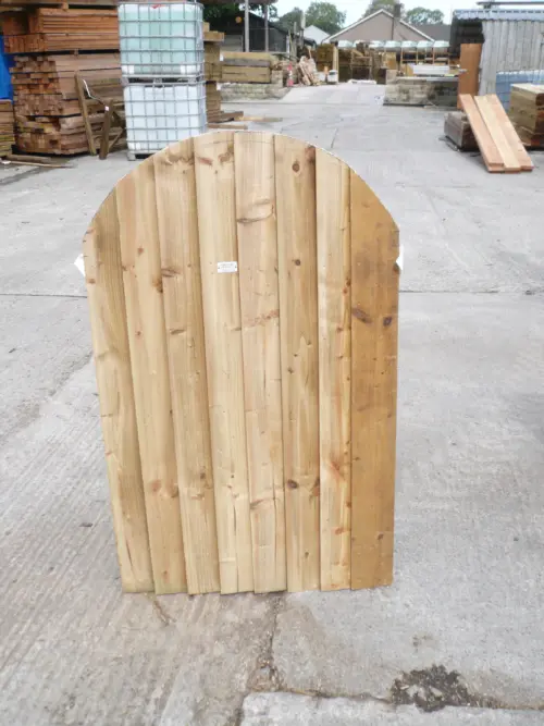 3 x 6 Arched Feather Edge Gate Front